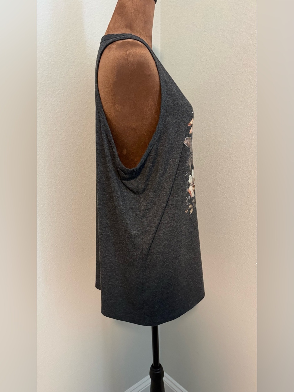 NWOT Dragonfly Floral Graphic Tank Top Boho Cottagecore Dark Gray Sleeveless - Picture 3 of 4